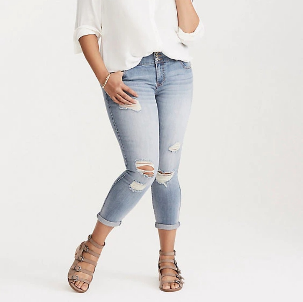 🌞Torrid Premium Stretch Cropped Jegging🌞